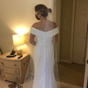 MICHELLE: LONG KLEINFELD WEDDING DRESS (Size 2)